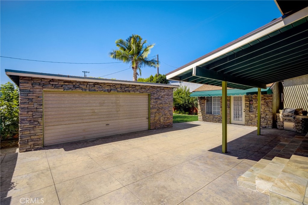 414 E Live Oak Street