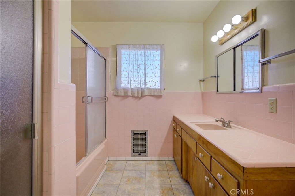 414 E Live Oak Street