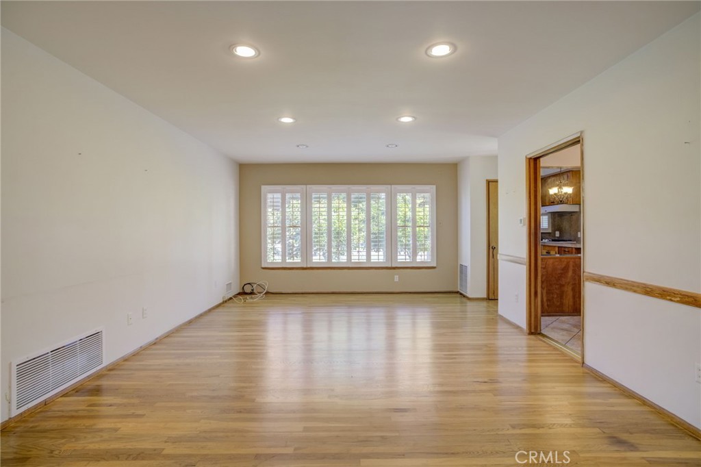 414 E Live Oak Street