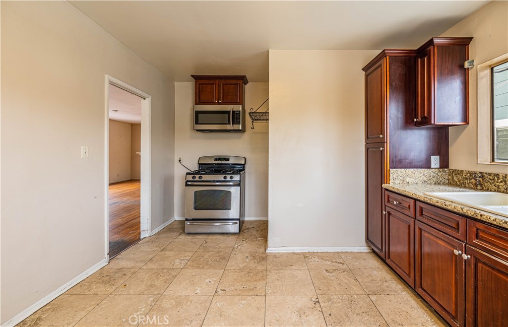 601 Orange Grove Avenue