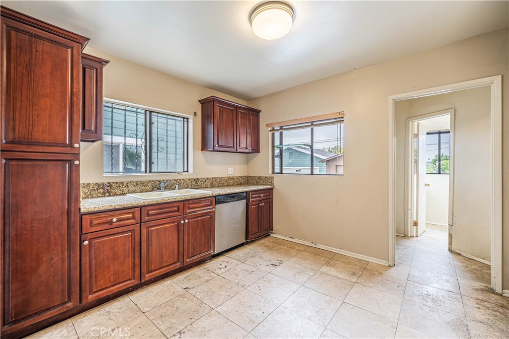 601 Orange Grove Avenue