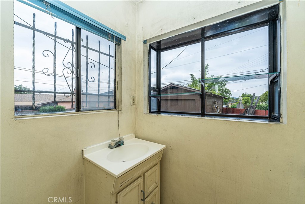 601 Orange Grove Avenue