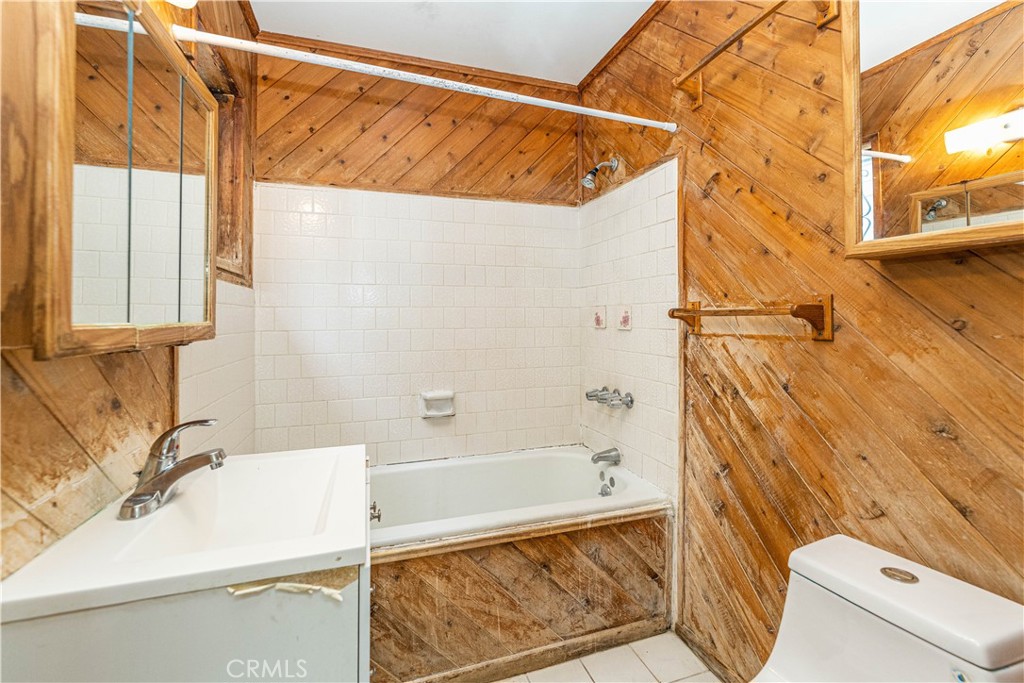 601 Orange Grove Avenue