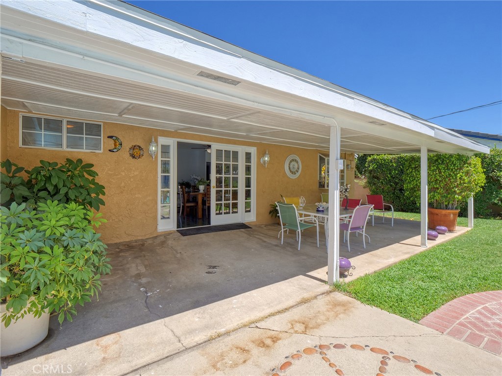 1922 E Puente Avenue