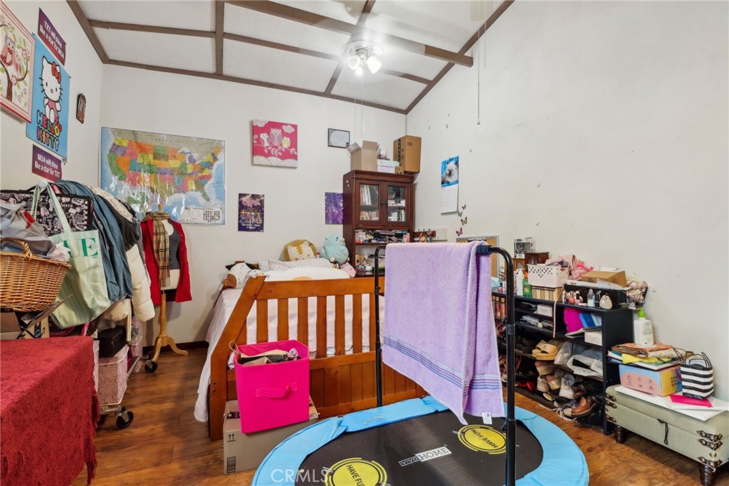 1735 W Roseway Street