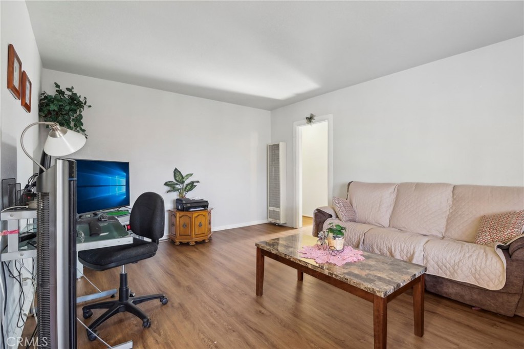 1735 W Roseway Street