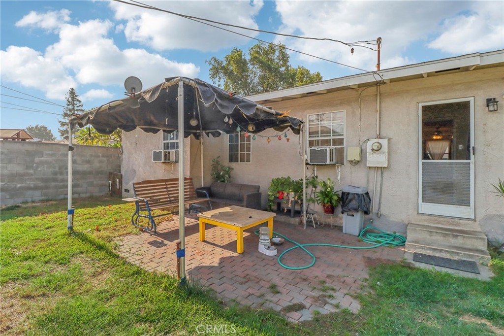 1735 W Roseway Street