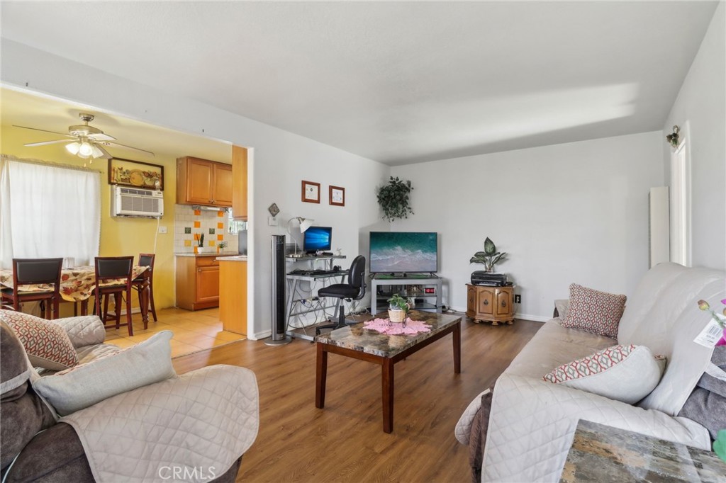 1735 W Roseway Street