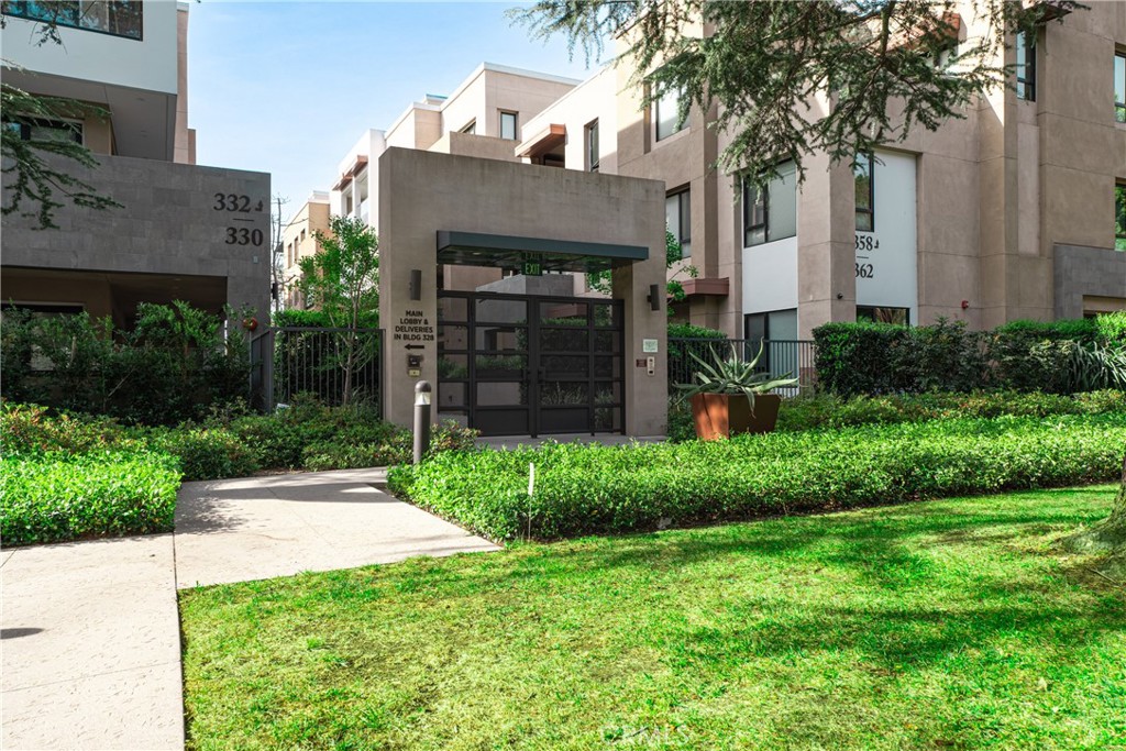 362 W Green 117
