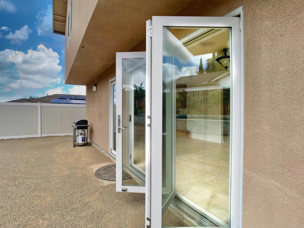 5575 Red River Drive