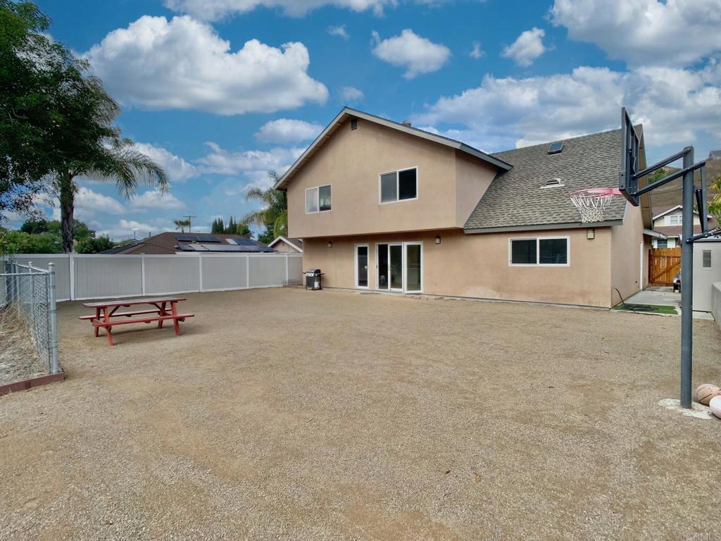 5575 Red River Drive