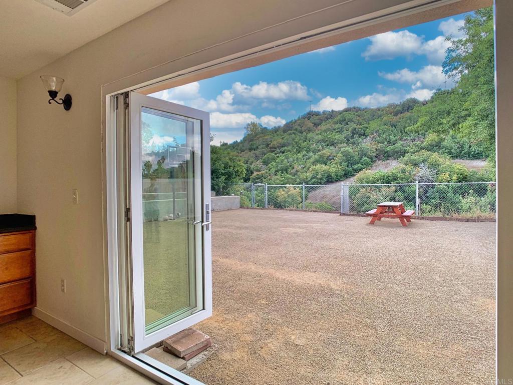 5575 Red River Drive