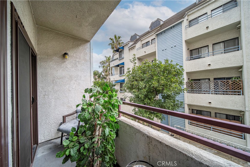 730 W 4th Street 203