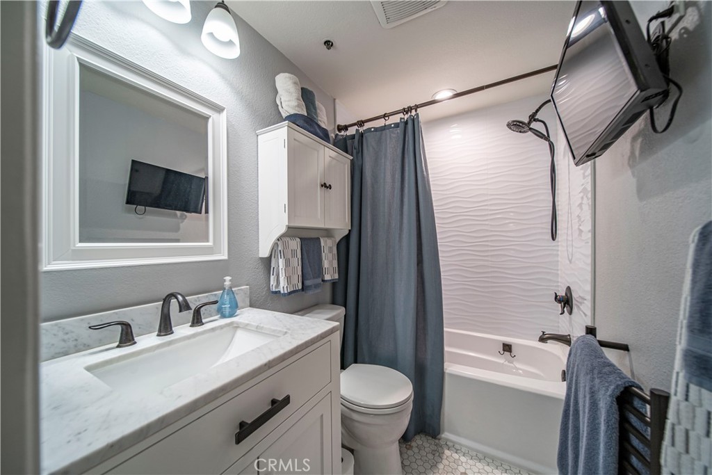 730 W 4th Street 203