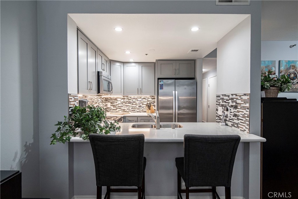 730 W 4th Street 203