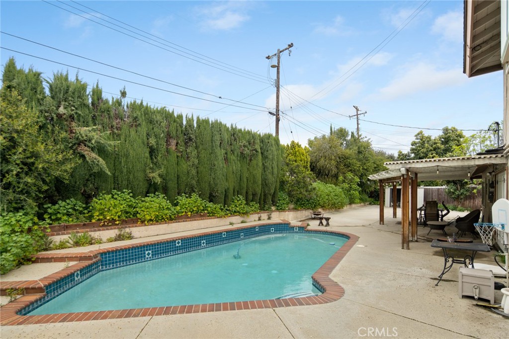 2706 Sherwin Way
