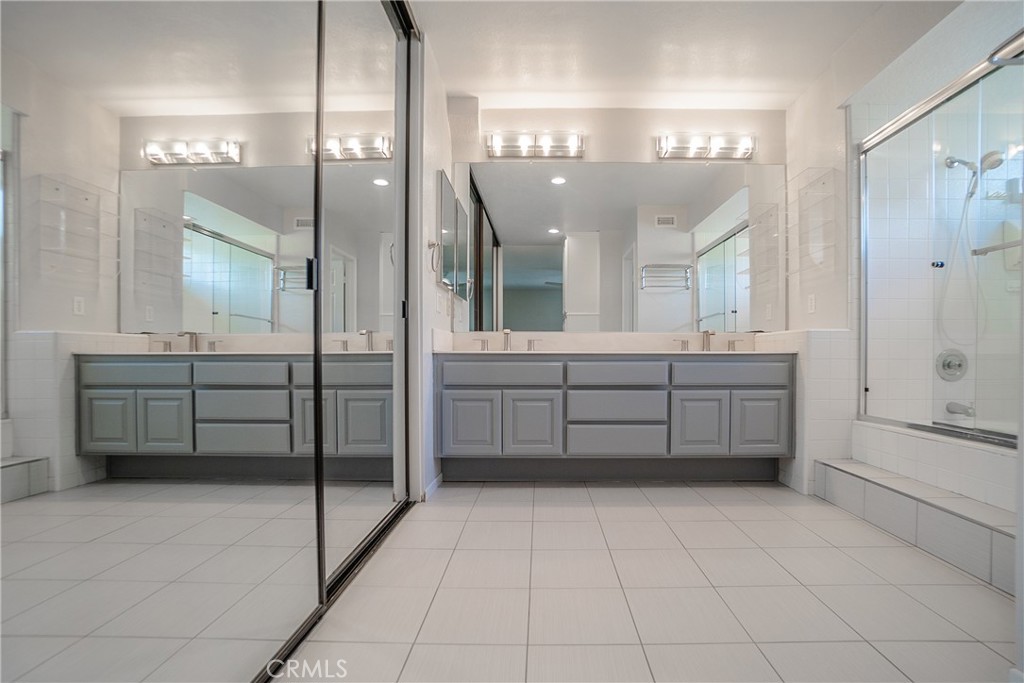 5270 Paseo Panorama