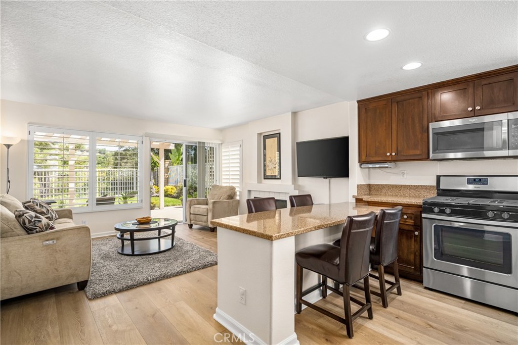 856 S Wildflower Lane