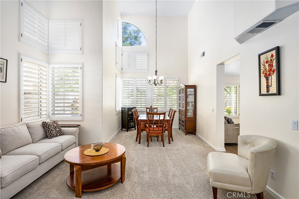 856 S Wildflower Lane