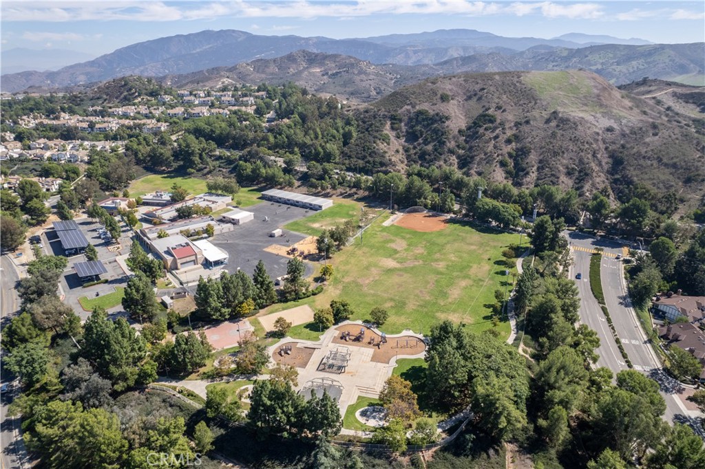 8035 E Treeview Court