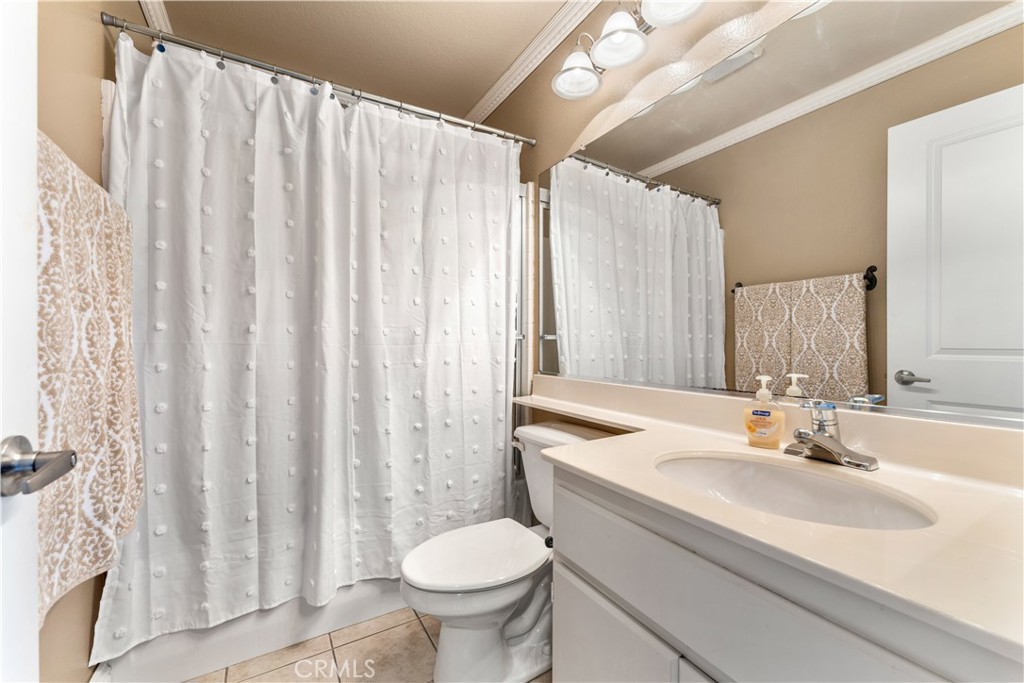 8035 E Treeview Court