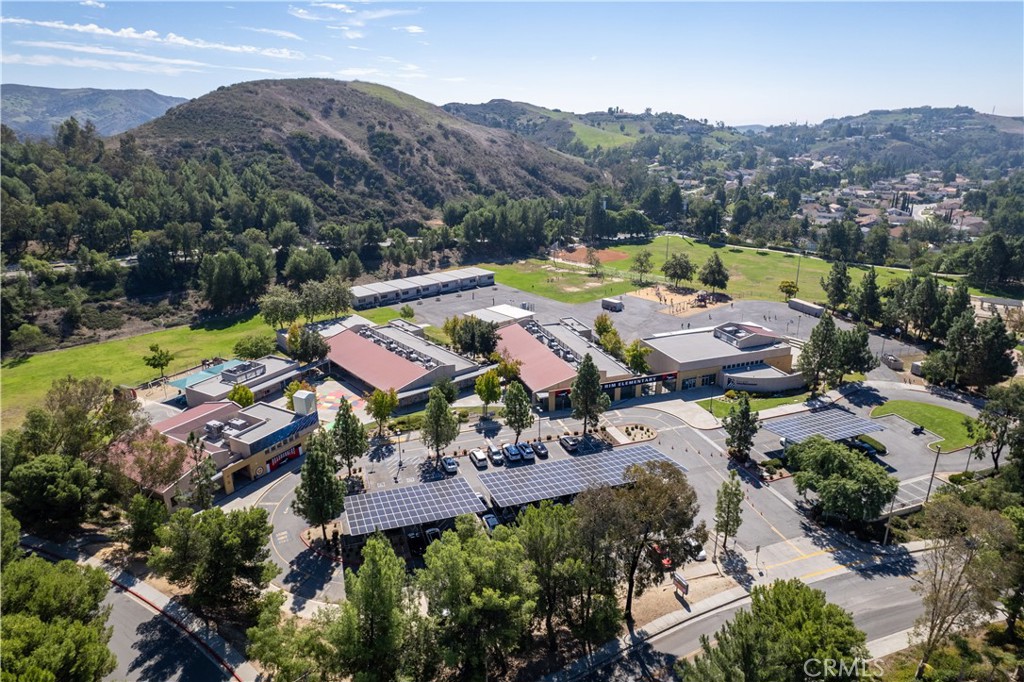 8035 E Treeview Court