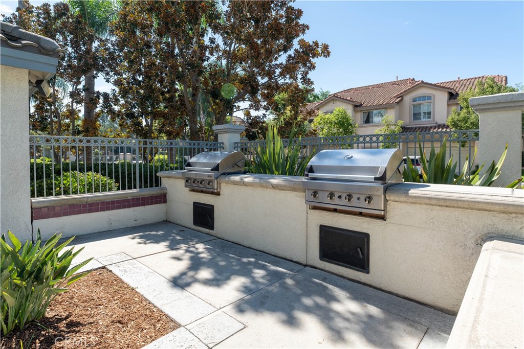 8035 E Treeview Court