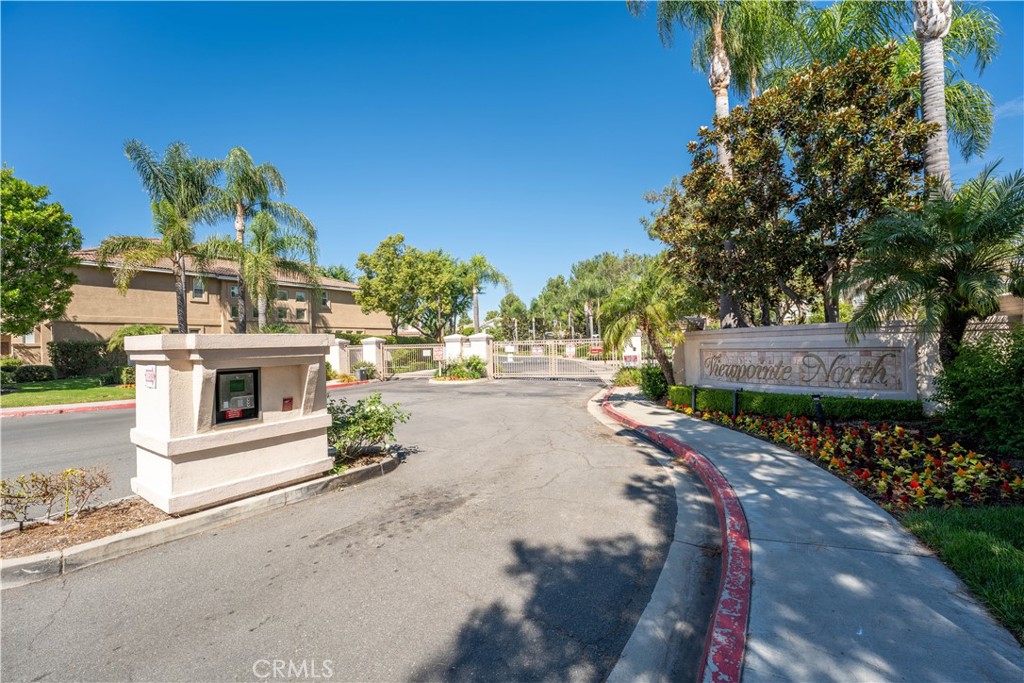 8035 E Treeview Court