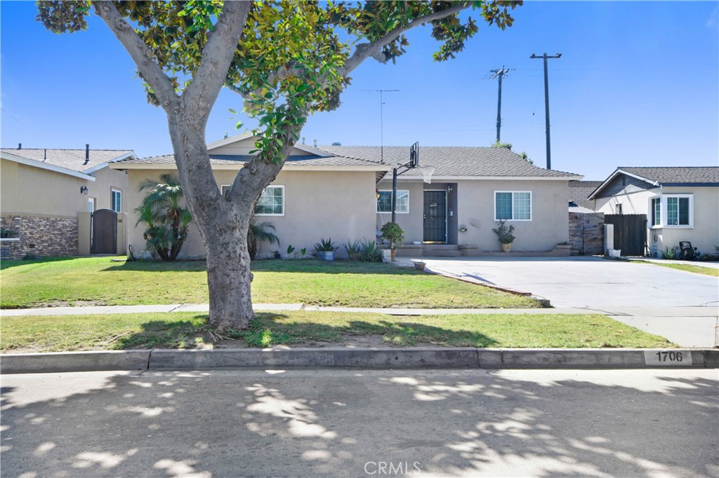 1706 W Houston Avenue