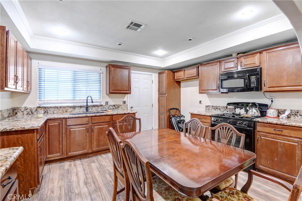 1706 W Houston Avenue