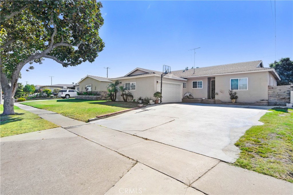 1706 W Houston Avenue