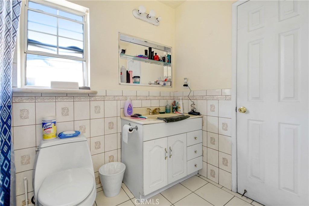 1706 W Houston Avenue