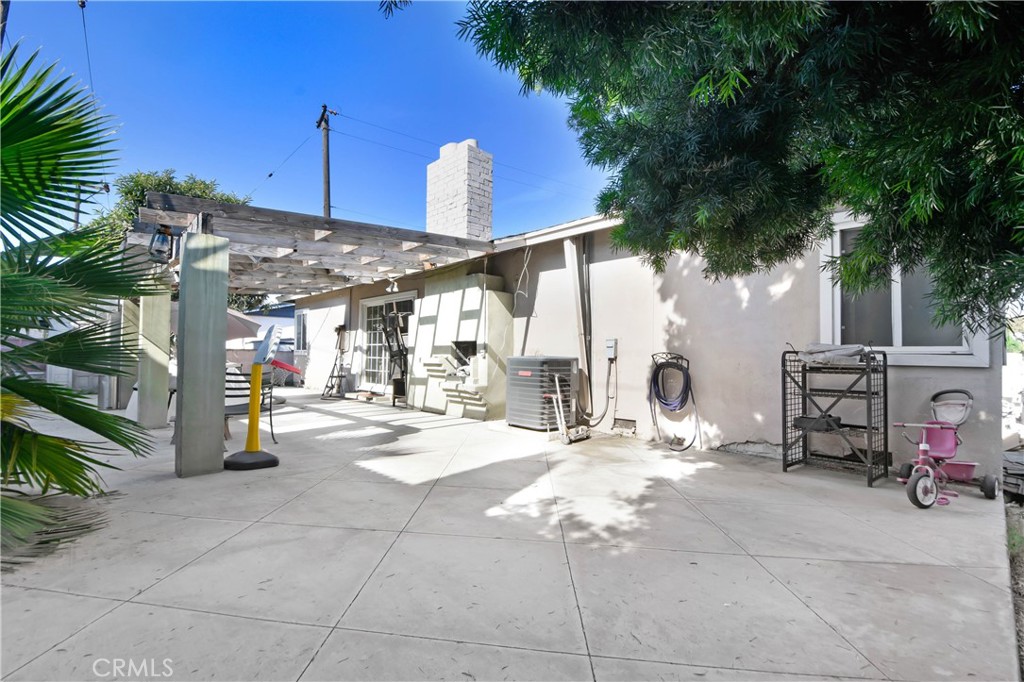 1706 W Houston Avenue