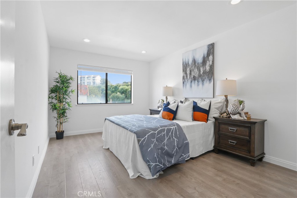 28149 Ridgecove Court S