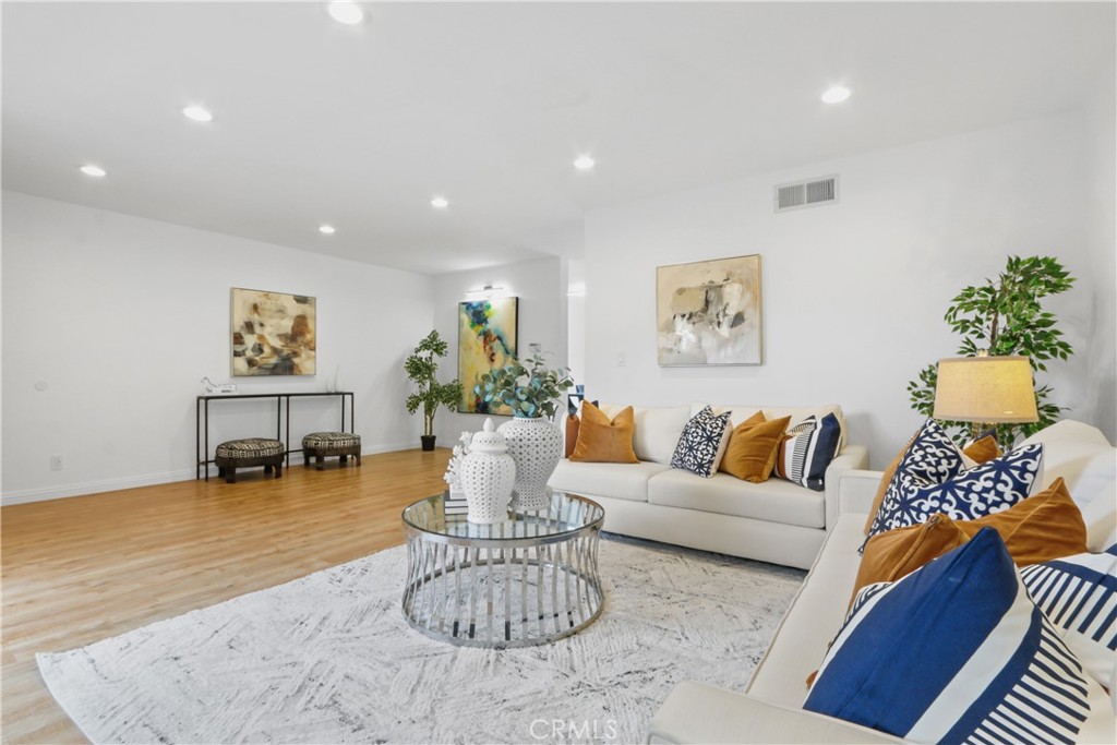 28149 Ridgecove Court S