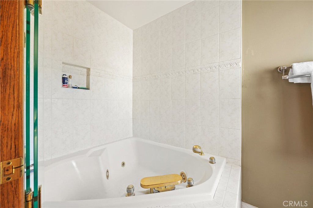 2262 Crestview Circle