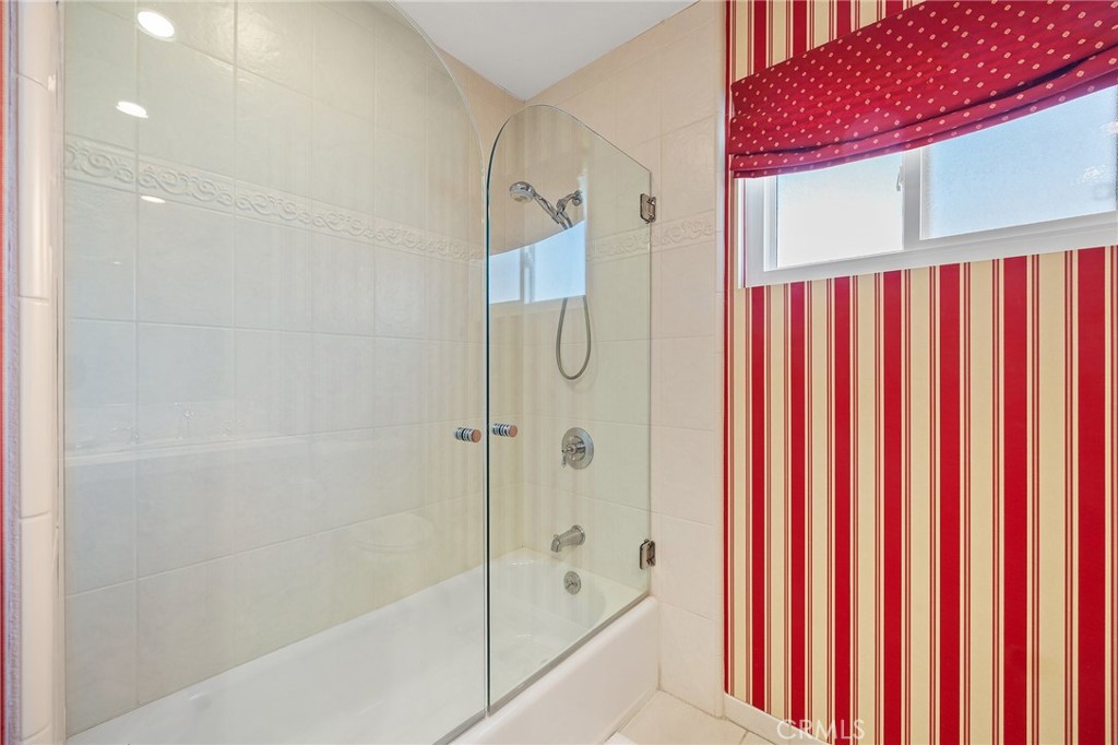 2262 Crestview Circle