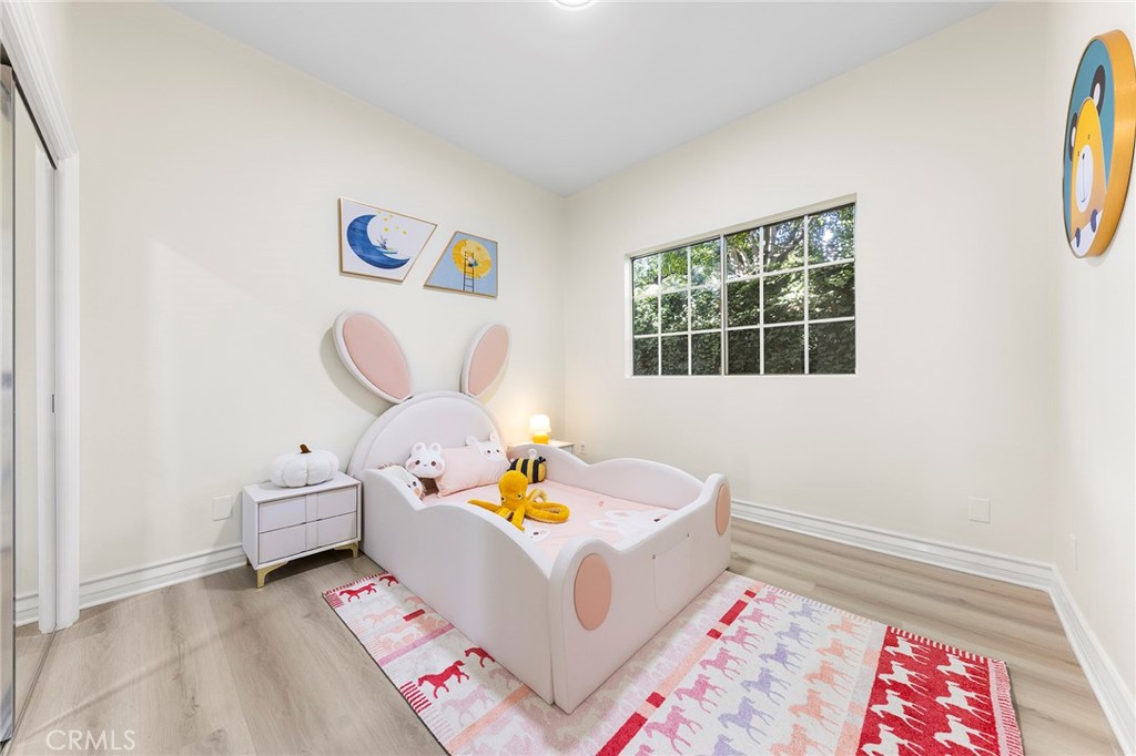 136 N Garfield Place