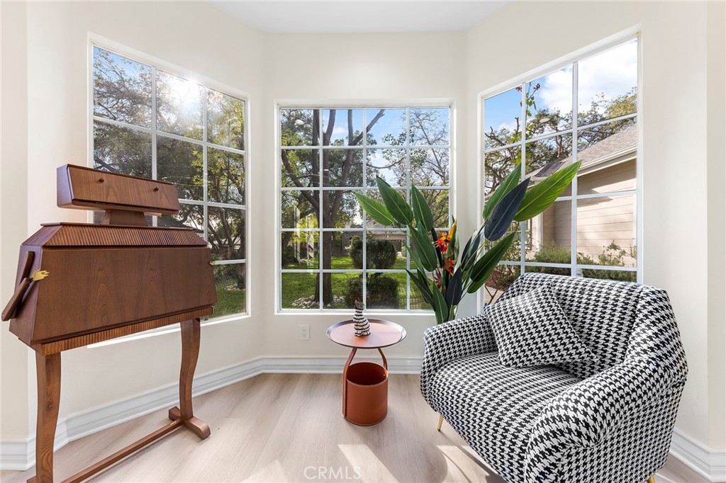 136 N Garfield Place