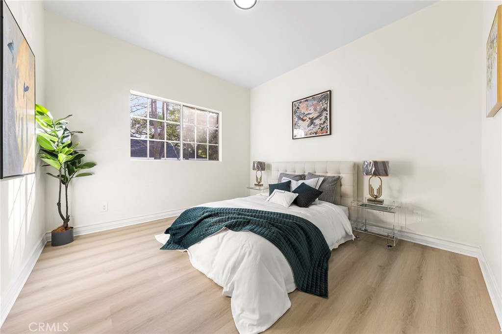 136 N Garfield Place