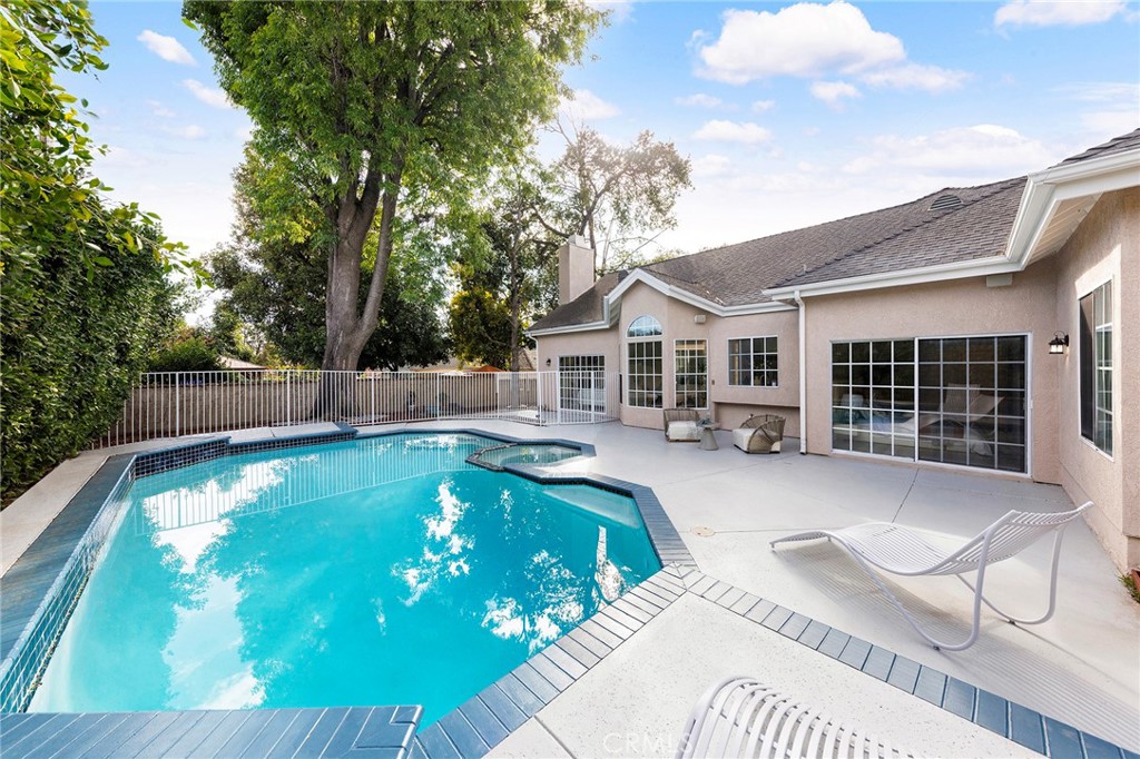 136 N Garfield Place