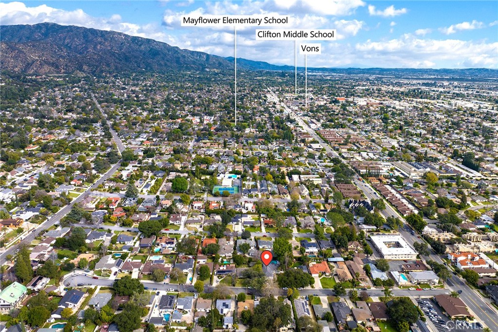 136 N Garfield Place