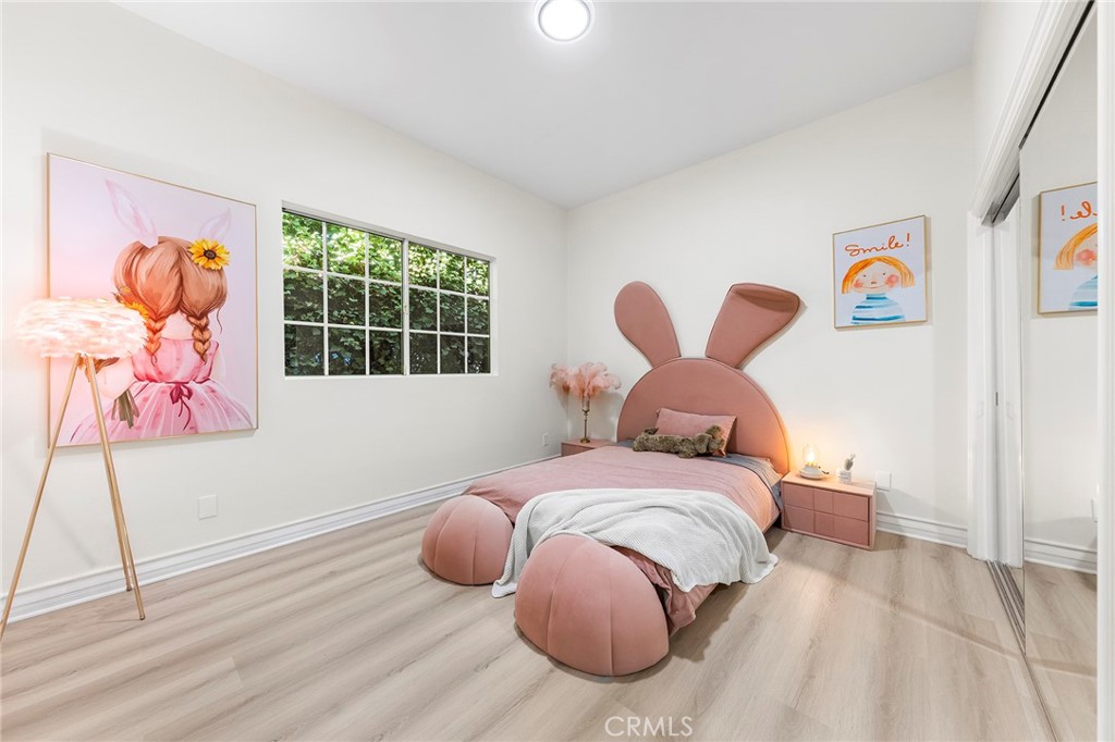 136 N Garfield Place