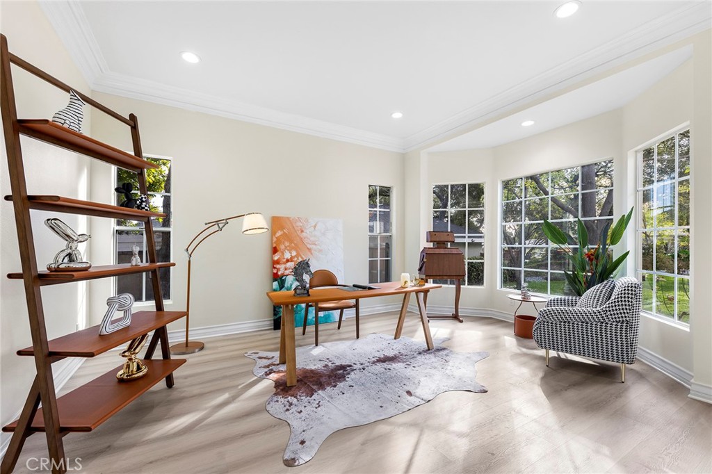 136 N Garfield Place