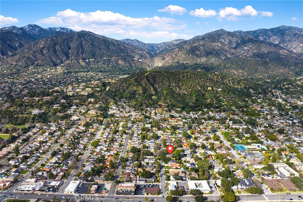 136 N Garfield Place