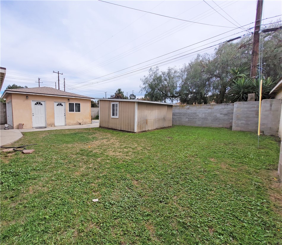 1530 W Grand Avenue