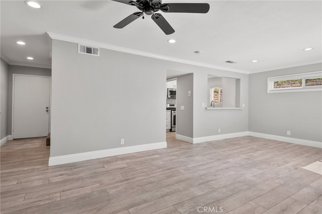2260 N Towne Avenue 4