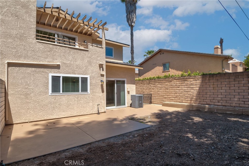 2260 N Towne Avenue 4