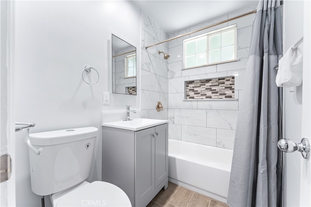 218 S Courtney Place