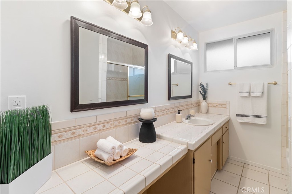 1408 N Midsite Avenue